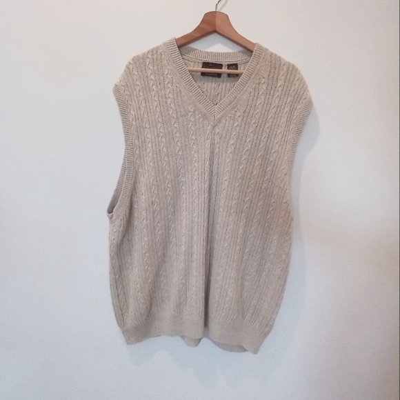 GREG NORMAN Collection V- Neck Sweater Vest - Picture 1 of 8